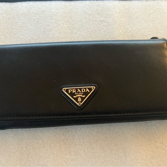 Authentic Prada Wallet Black Nylon - Picture 1 of 5